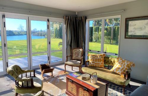 Christchurch Apartment | Calm Swan Villa