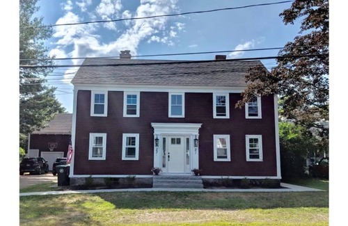 Kennebunk House | Calm Townhouse Close to Town & Beaches