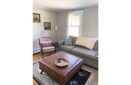 Kennebunk House | Calm Townhouse Close to Town & Beaches