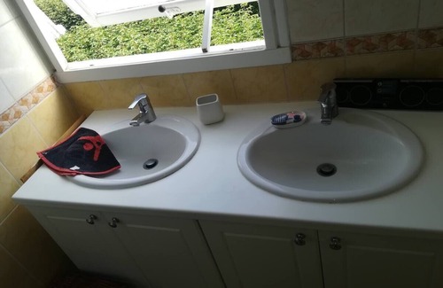 Champigny-sur-Marne Apartment | Calme, à une rue de la Rivière La Marne, 15 min du RER A 'Le Parc Saint Maur'