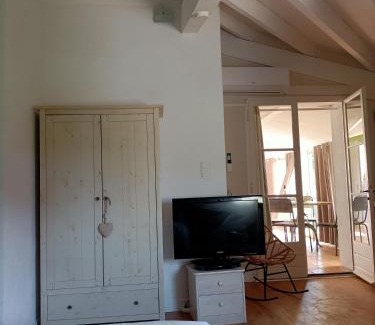 Valreas Apartment | Calme, Verdure et Confort!