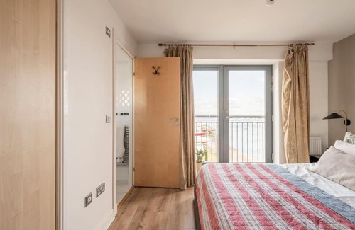 Granton Apartment | Calming Sea View City Apartment