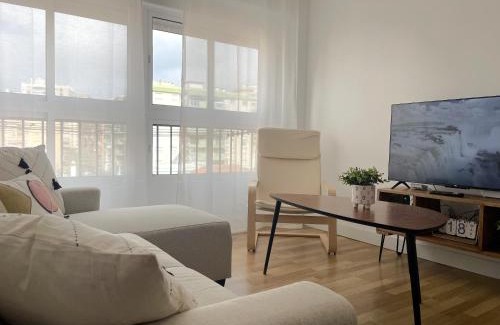 Los Tilos Apartment | Calu Homes a 5 minutos de la estación del tren