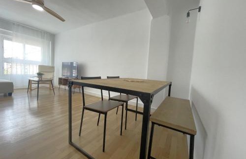 Los Tilos Apartment | Calu Homes a 5 minutos de la estación del tren