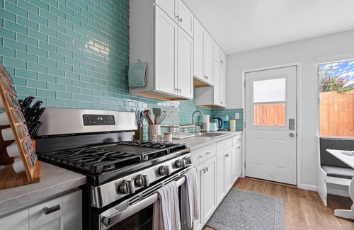 Pierpont Bay Apartment | Calypso Breeze, Hot Tub, Fire Pit, Games, 2 King Bed, 1 Minute Walk to the Beach