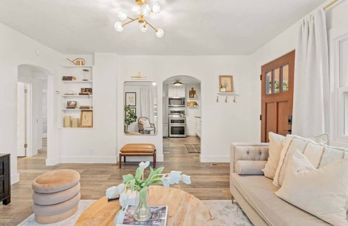 Carver House | Camas Lakehouse With Private Hot Tub