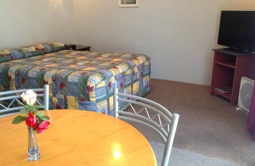 Hastings Hotel | Camberley Court Motel