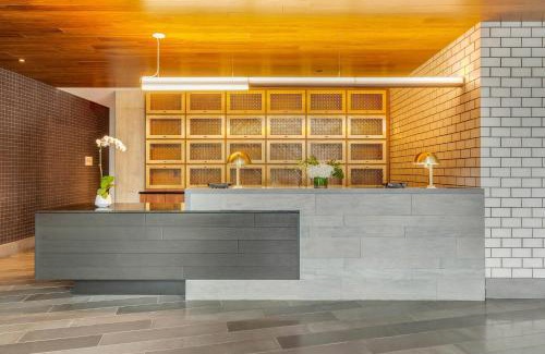 D Street - West Broadway Hotel | Cambria Hotel Boston Downtown - Seaport