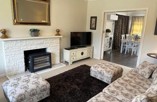 Cambridge House | Cambridge Cottage - Self Catering Holiday House