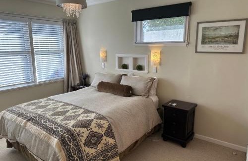 Cambridge House | Cambridge Cottage - Self Catering Holiday House