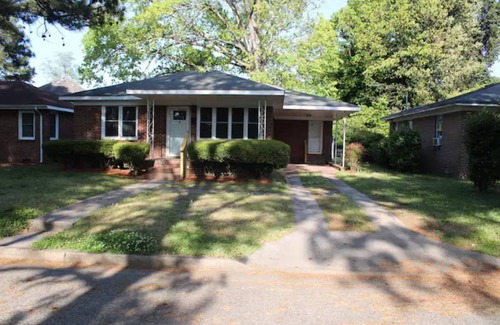 Portsmouth House | Cambridge Knights a 3 bedroom home full of charm