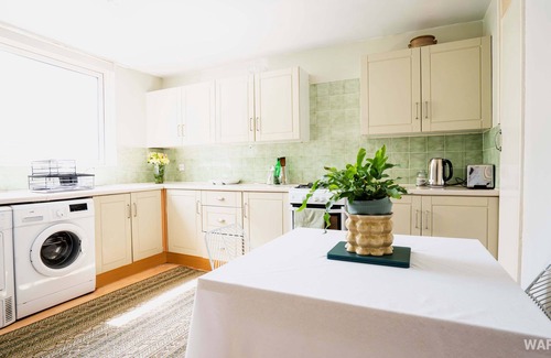 Camden Town with Primrose Hill Apartment | Camden, spacious, convenient and comfortable, close to Central Londonnnn