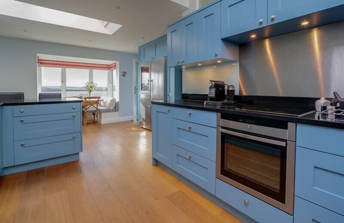 Rock Cottage | Camel Point