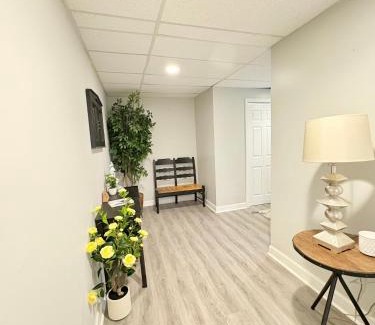Snellville Apartment | Camellias Haven Cozy New Reno 2Bed Apt 40 Min to ATL