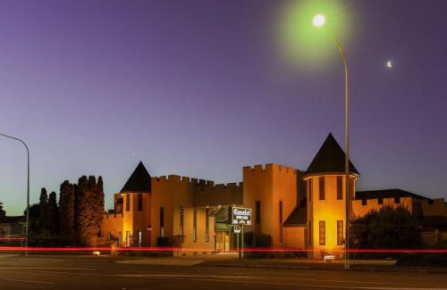 Palmerston North Hotel | Camelot Motor Lodge and Conference Centre
