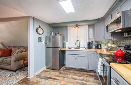 Big Canoe Ski Chalet | Cameo Tree Top Chalet - HOT TUB and Pet Friendly