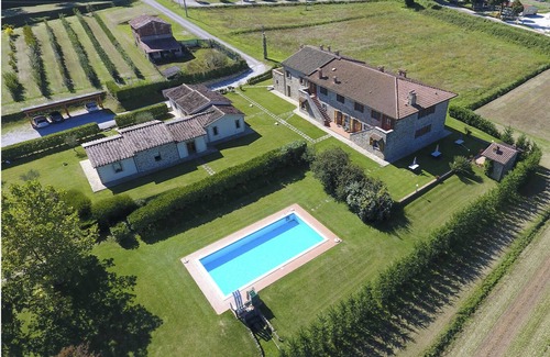 Lisciano Niccone Villa | camera in agriturismo con piscina