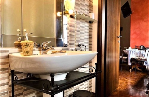Verona City Centre House | Camera Suite Vista Colli e Bagno Privato