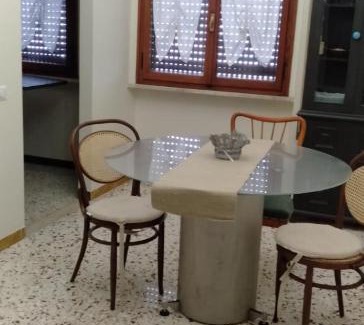Foligno House | CAMERE VACANZA FOLIGNO LUSITANA T2