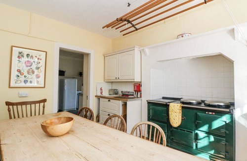 Muirshearlich Cottage | CAMISKY LODGE, pet friendly, character holiday cottage in Caol
