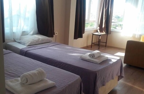 Ayvalik City Center House | Camlaralti Pansiyon
