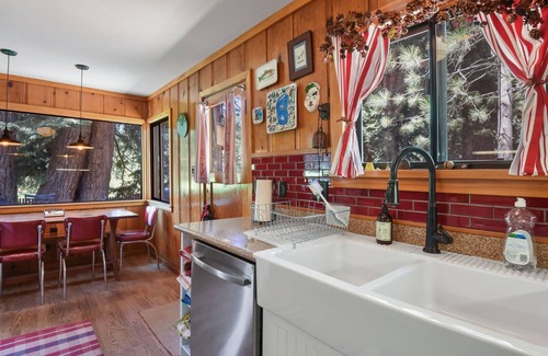 Kings Beach Cabin | Camp Brassie - On Golf Course, Dog Friendly, Walk to Beach