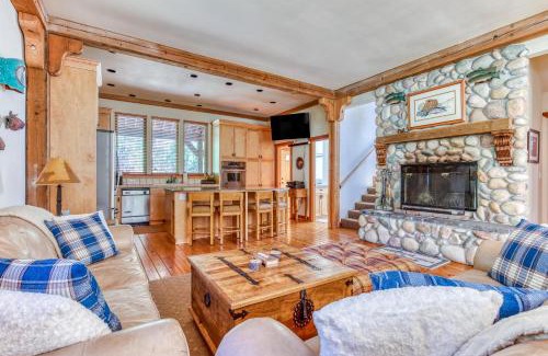 Government Camp House | Camp Creek Trail Retreat