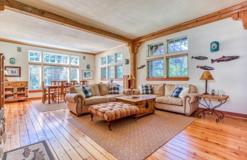 Government Camp House | Camp Creek Trail Retreat