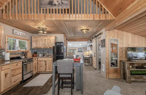 Ardenvoir House | Camp David by NW Comfy Cabins