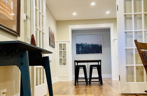 Fredericksburg House | Camp FRED-slps 8, HOT TUB, Fire pit, 5 blocks to city center. Camp Fun!