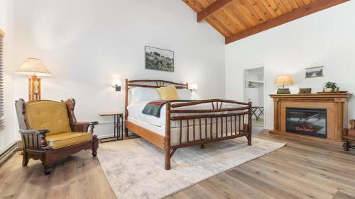 Springville House | Camp Nelson Lodge Room 6