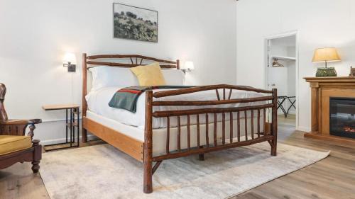 Springville House | Camp Nelson Lodge Room 6