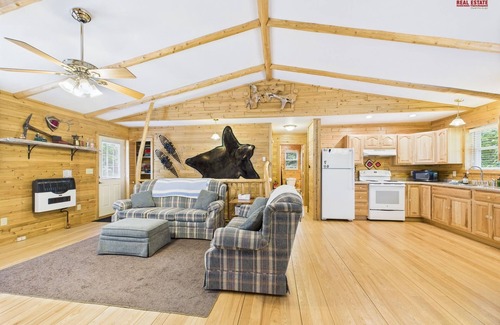 Munising Cabin | Camp Take 5-Secluded 2 Bedroom Cabin-15 Miles to Munising