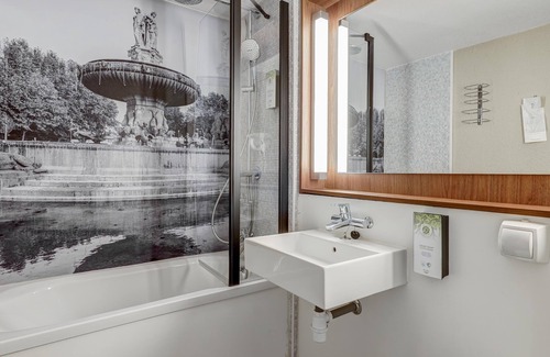 La Demi - Lune Hotel | Campanile PRIME - Lyon Ouest Tassin