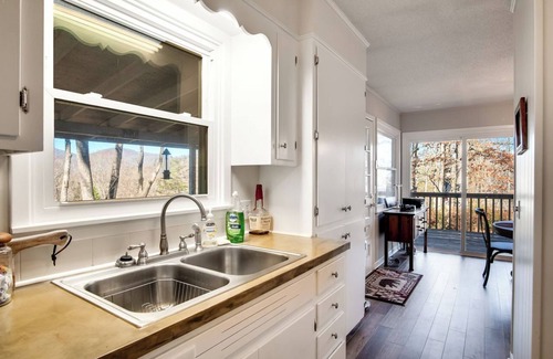 Otto House | Campbell Cottage - Cozy Mountain Retreat
