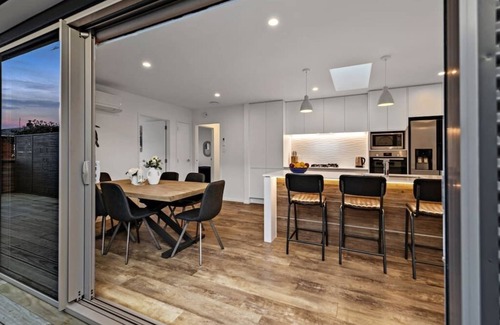 Mount Maunganui House | Campbell Retreat - modern easy living