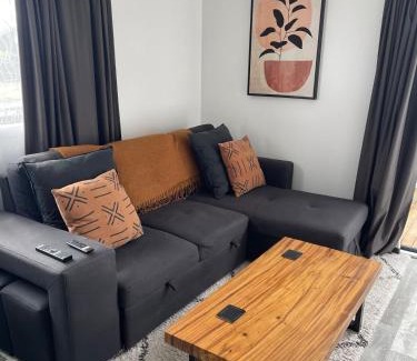 Leamington Apartment | Campbell Unit