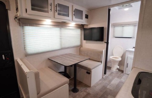 Ono Island House | Camper in Perdido key, close to the best hangouts & public beaches on the gulf.