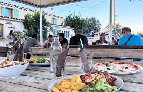 Saint-Mitre-les-Remparts House | Camping Félix de la bastide * - Mobile Home Arkansas. Comfort 4 room apartment for 8 people Air-conditioned