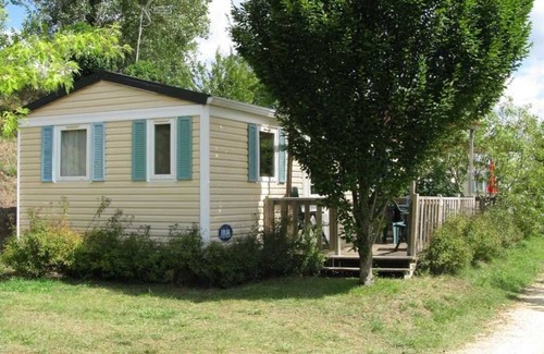 Villefranche-du-Perigord House | Camping 3 étoiles - Piscine - efaaea