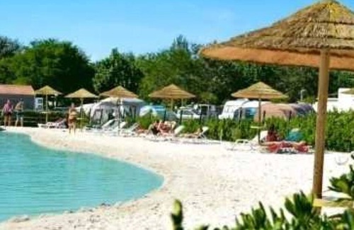 Quartier du Casino House | Camping 3 étoiles - Parc aquatique - eehagb