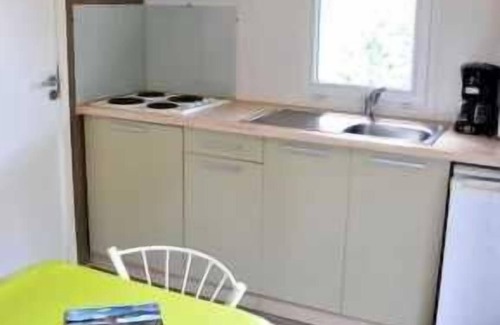 Castelnau-de-Guers House | Camping 4 étoiles - Piscine - eechdf