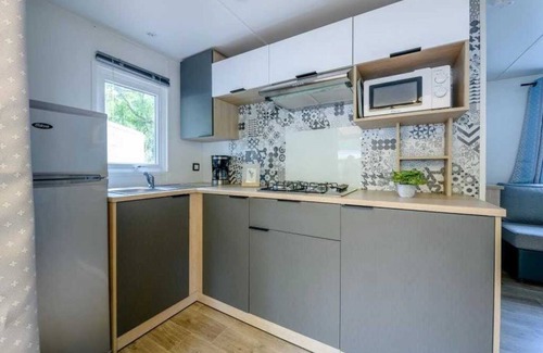 Parentis-en-Born House | Camping 4 étoiles - Piscine - eebife