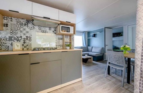 Parentis-en-Born House | Camping 4 étoiles - Piscine - eebife