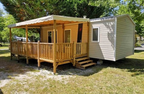 Parentis-en-Born House | Camping 4 étoiles - Piscine - eebife