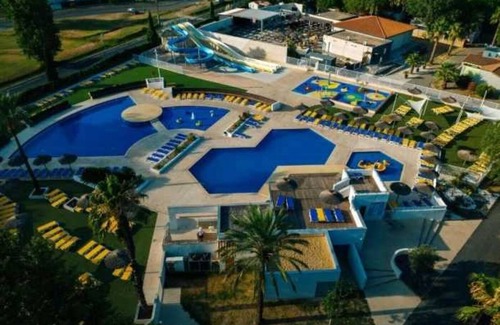 Saint-Cyprien House | Camping 4 étoiles - Parc aquatique - eehhba