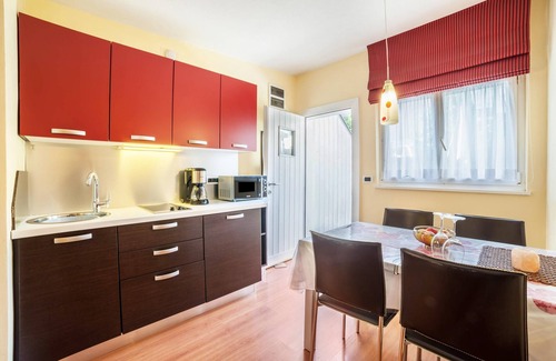 Naturno Apartment | 'Camping Adler Bungalow 14' with Mountain View, Terrace, Shared Pool & Sauna
