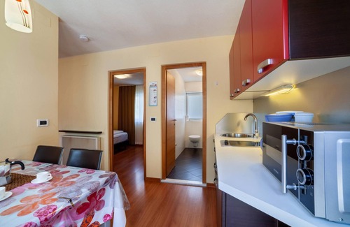 Naturno Apartment | 'Camping Adler Bungalow 17' with Mountain View, Terrace, Shared Pool & Wi-Fi