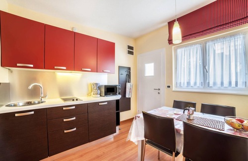 Naturno Apartment | 'Camping Adler Bungalow 18' with Mountain View, Terrace, Shared Pool & Wi-Fi