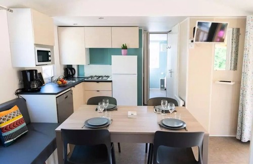 Manosque House | Camping Flower Provence Vallée* - Mobile home Family XL 5 rooms 8 people Air-conditioned